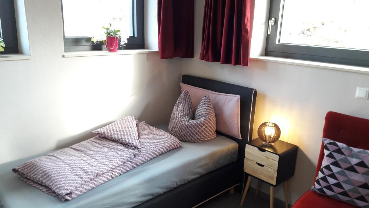 Schmölln Apartment Am Eck מראה חיצוני תמונה